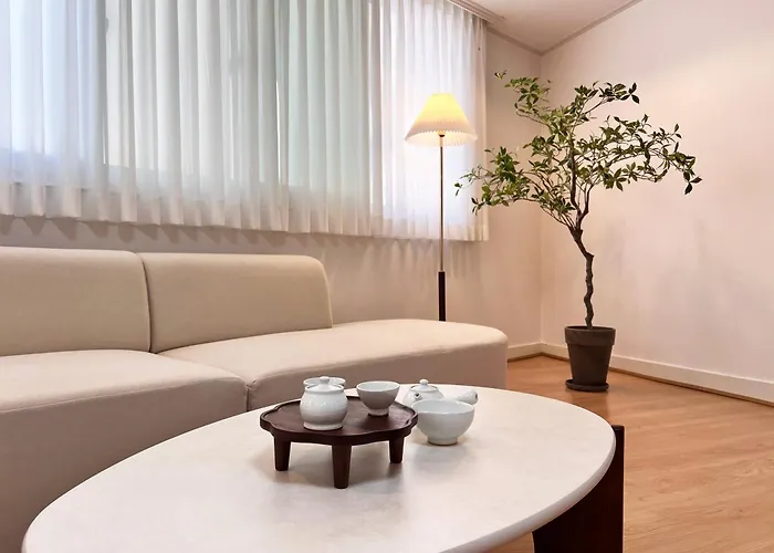 Villa 공덕역도보3분ㅣ최대6인ㅣ2룸ㅣ퀸침대3개ㅣ무료짐보관