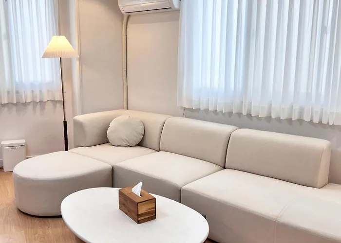 Villa 공덕역도보3분ㅣ최대6인ㅣ2룸ㅣ퀸침대3개ㅣ무료짐보관