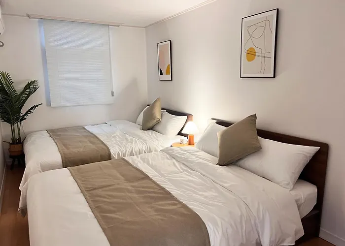 Villa 공덕역도보3분ㅣ최대6인ㅣ2룸ㅣ퀸침대3개ㅣ무료짐보관 Seoul