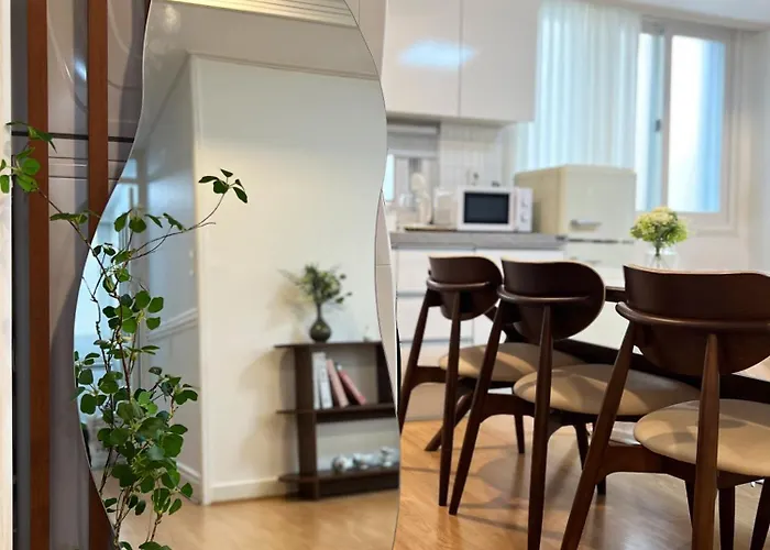 Villa 공덕역도보3분ㅣ최대6인ㅣ2룸ㅣ퀸침대3개ㅣ무료짐보관
