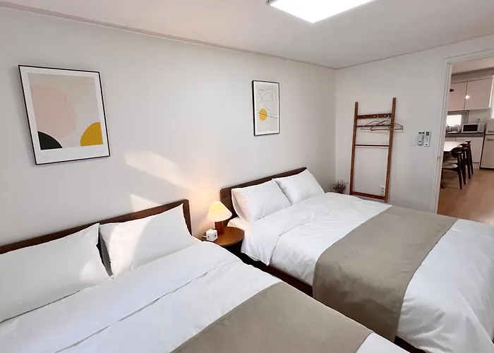 Villa 공덕역도보3분ㅣ최대6인ㅣ2룸ㅣ퀸침대3개ㅣ무료짐보관